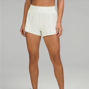 Lululemon Hotty hot shorts 4”